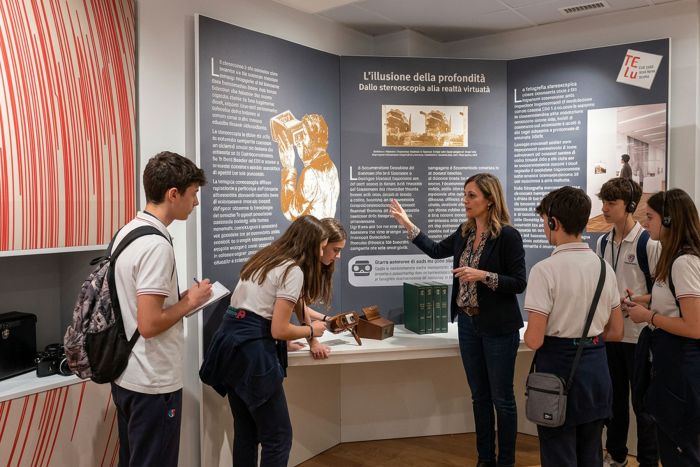 Studenti in visita alla mostra